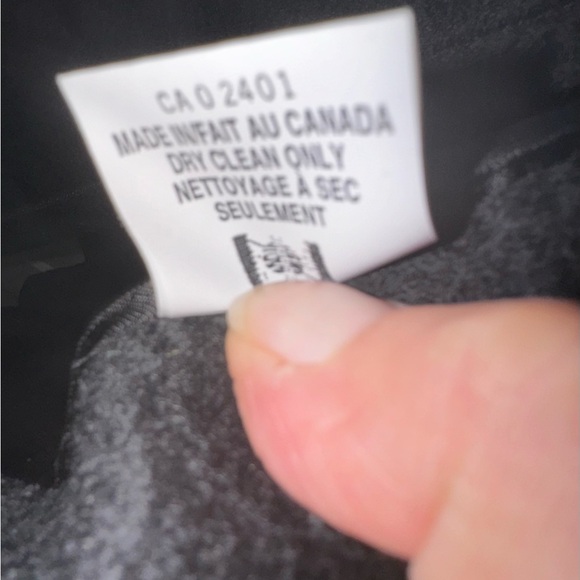 100% Cashmere Holt Renfrew Coat - Picture 5 of 10